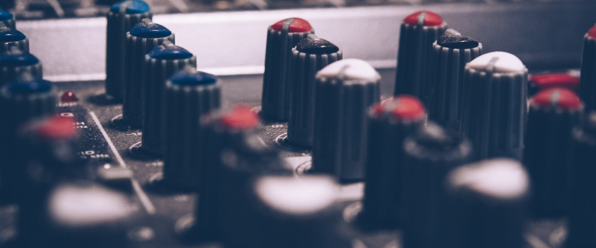 cropped-pexels-hendrik-b-744318
